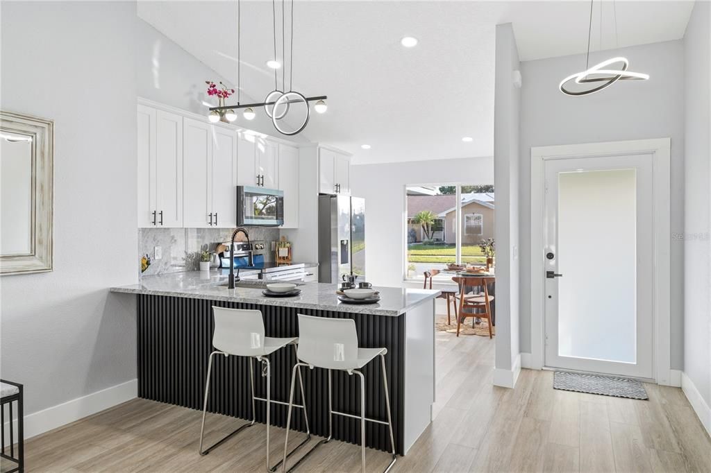 En Venta: $395,000 (4 camas, 2 baños, 1408 Pies cuadrados)