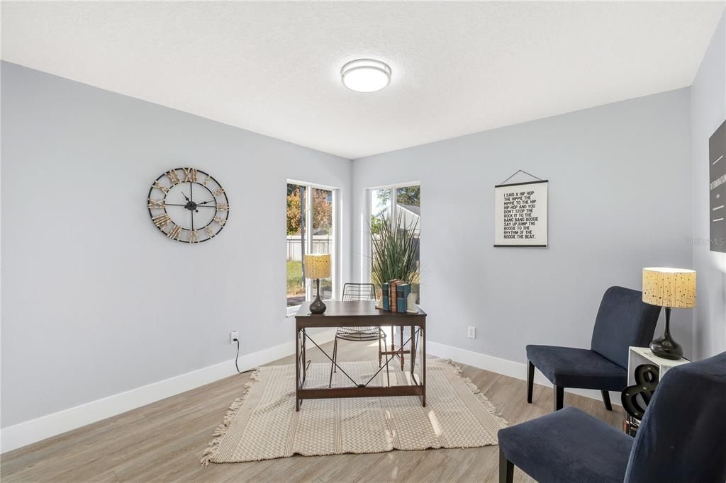 En Venta: $395,000 (4 camas, 2 baños, 1408 Pies cuadrados)