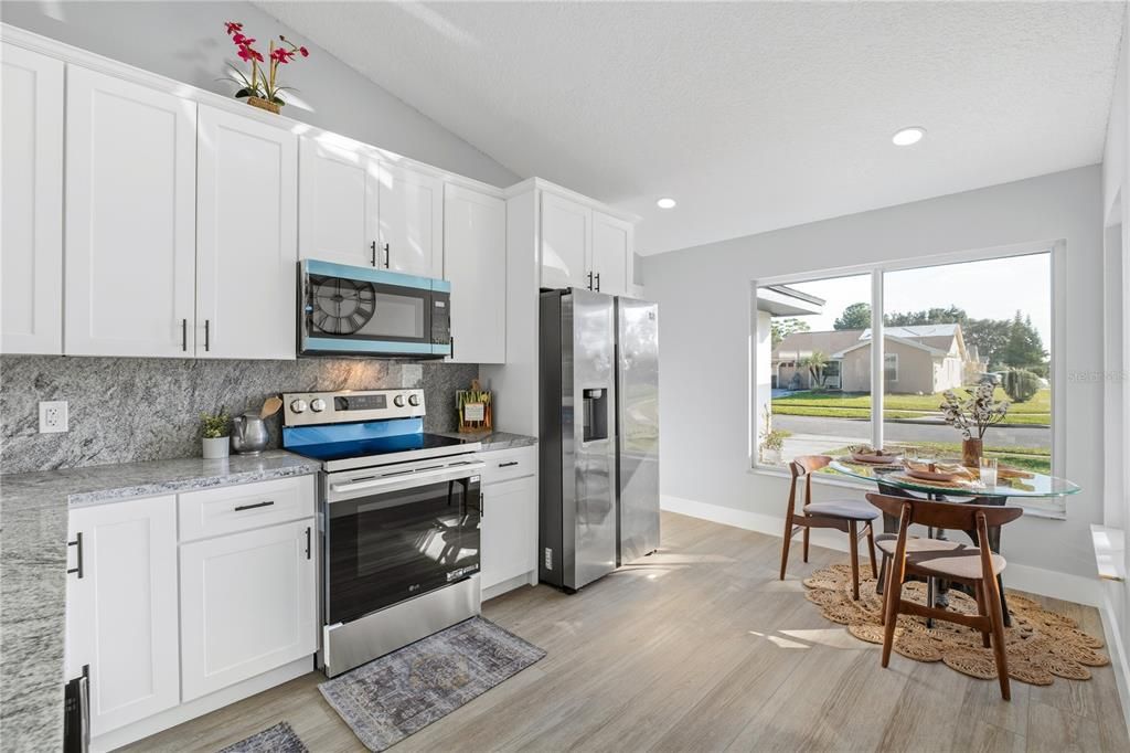 En Venta: $395,000 (4 camas, 2 baños, 1408 Pies cuadrados)