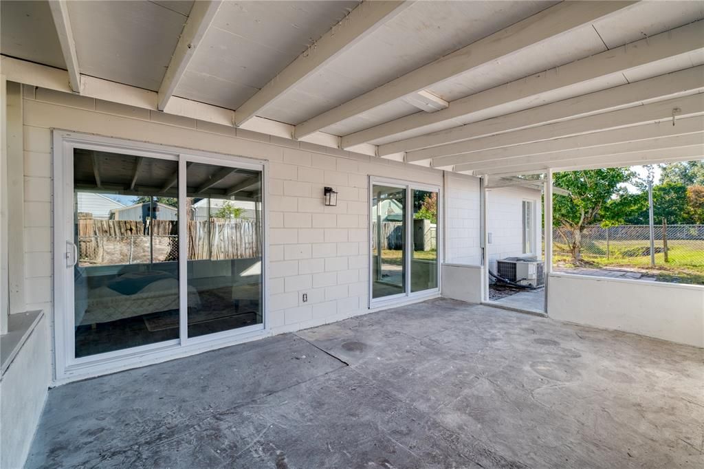 En Venta: $395,000 (4 camas, 2 baños, 1408 Pies cuadrados)