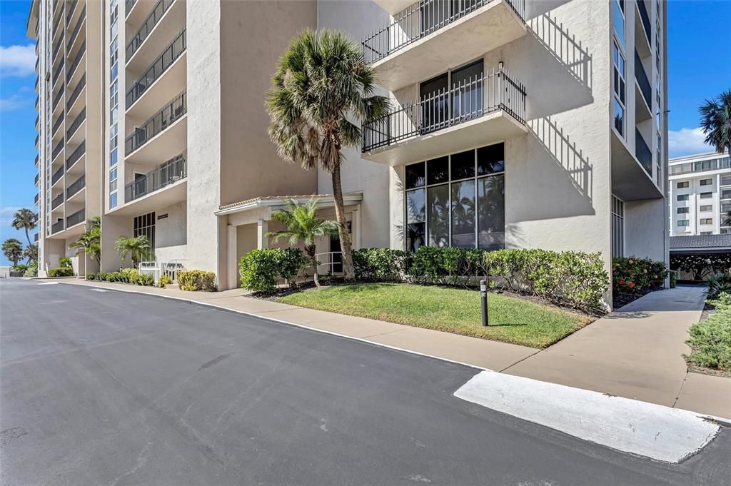 Active With Contract: $665,000 (1 beds, 1 baths, 1116 Square Feet)