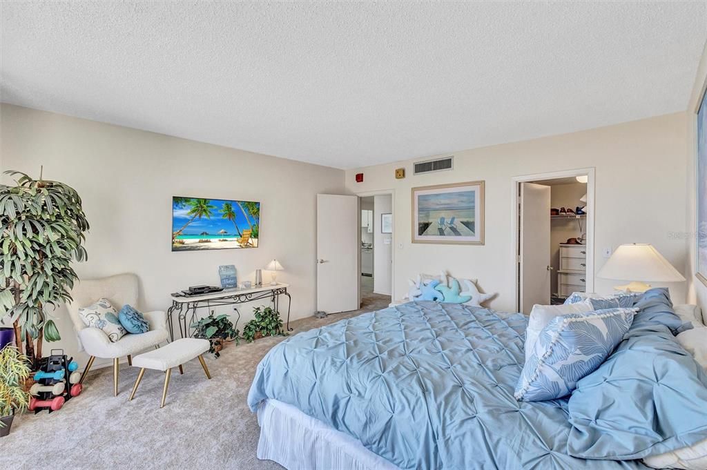 Active With Contract: $665,000 (1 beds, 1 baths, 1116 Square Feet)