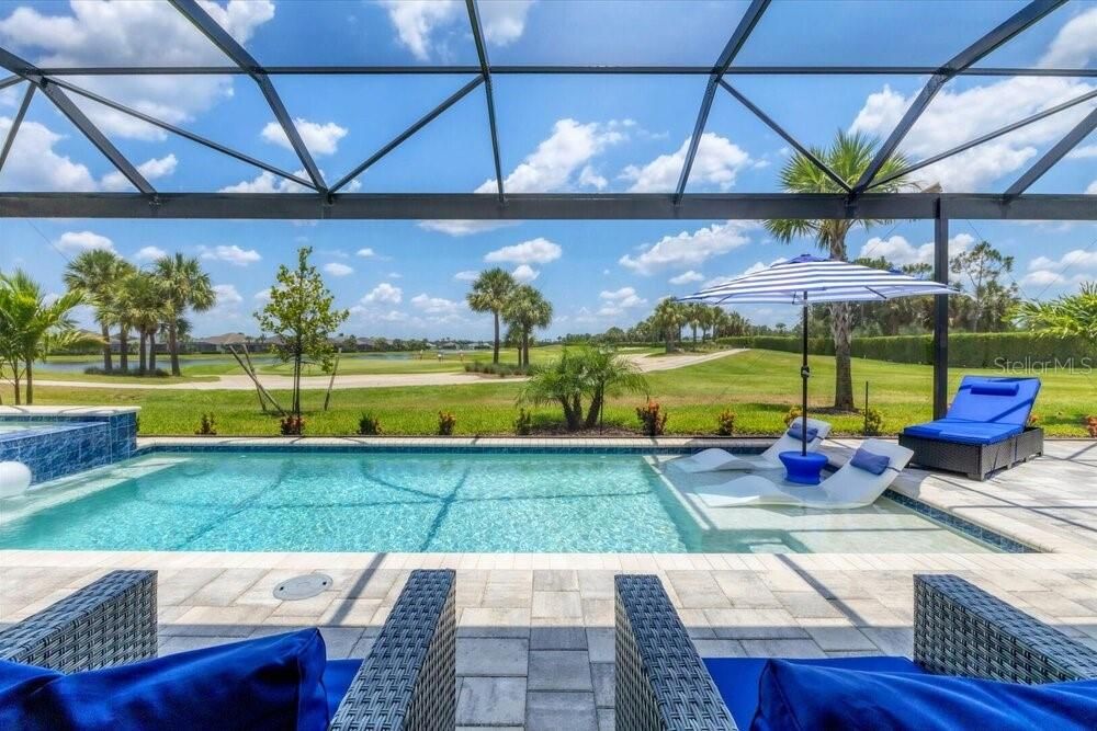 En Venta: $769,000 (3 camas, 3 baños, 2449 Pies cuadrados)