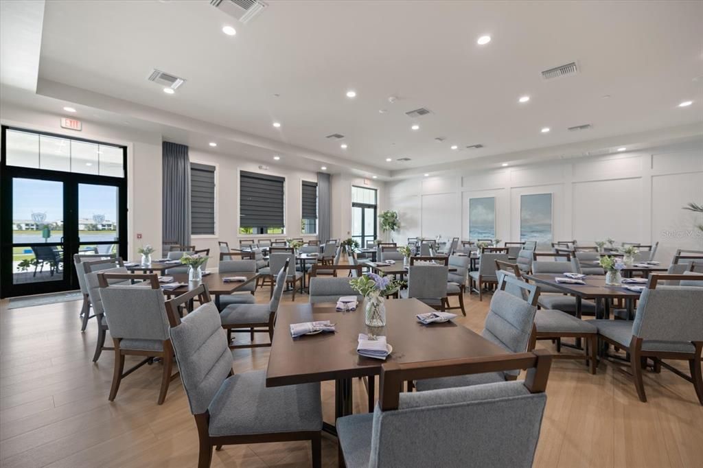 En Venta: $769,000 (3 camas, 3 baños, 2449 Pies cuadrados)