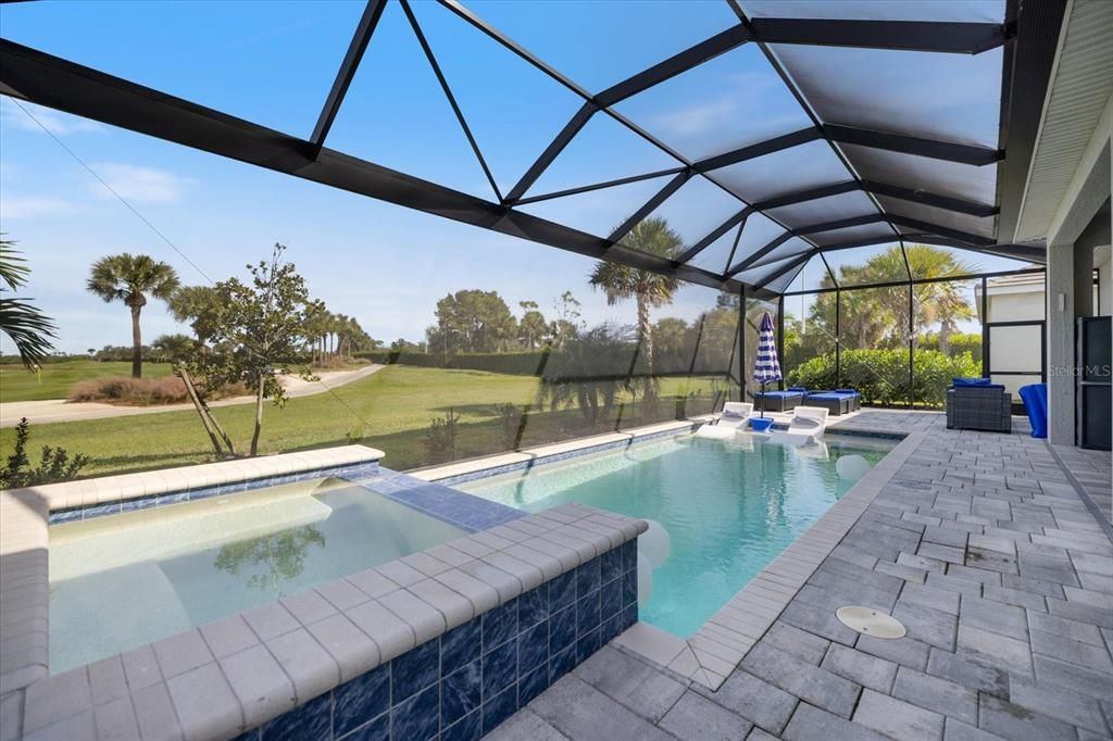 En Venta: $769,000 (3 camas, 3 baños, 2449 Pies cuadrados)