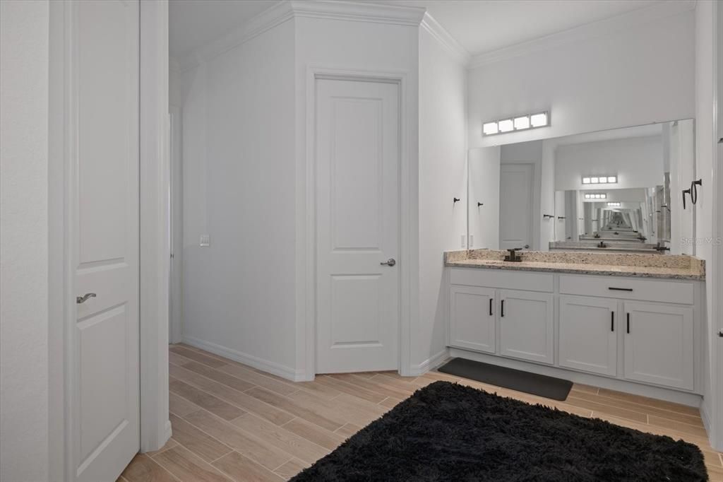 En Venta: $769,000 (3 camas, 3 baños, 2449 Pies cuadrados)