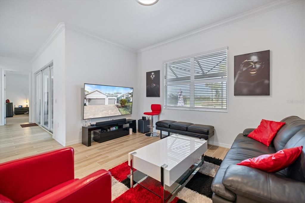 En Venta: $769,000 (3 camas, 3 baños, 2449 Pies cuadrados)