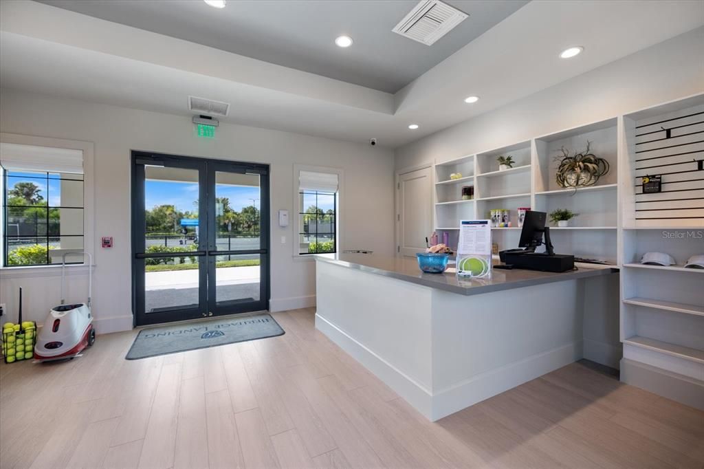 En Venta: $769,000 (3 camas, 3 baños, 2449 Pies cuadrados)