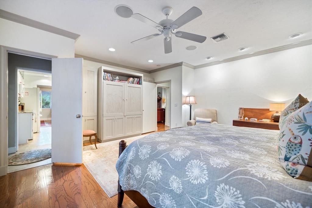 Active With Contract: $1,200,000 (4 beds, 3 baths, 2186 Square Feet)