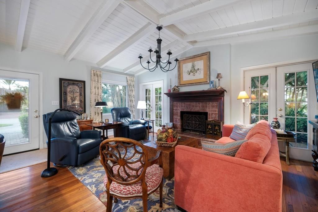 Active With Contract: $1,200,000 (4 beds, 3 baths, 2186 Square Feet)