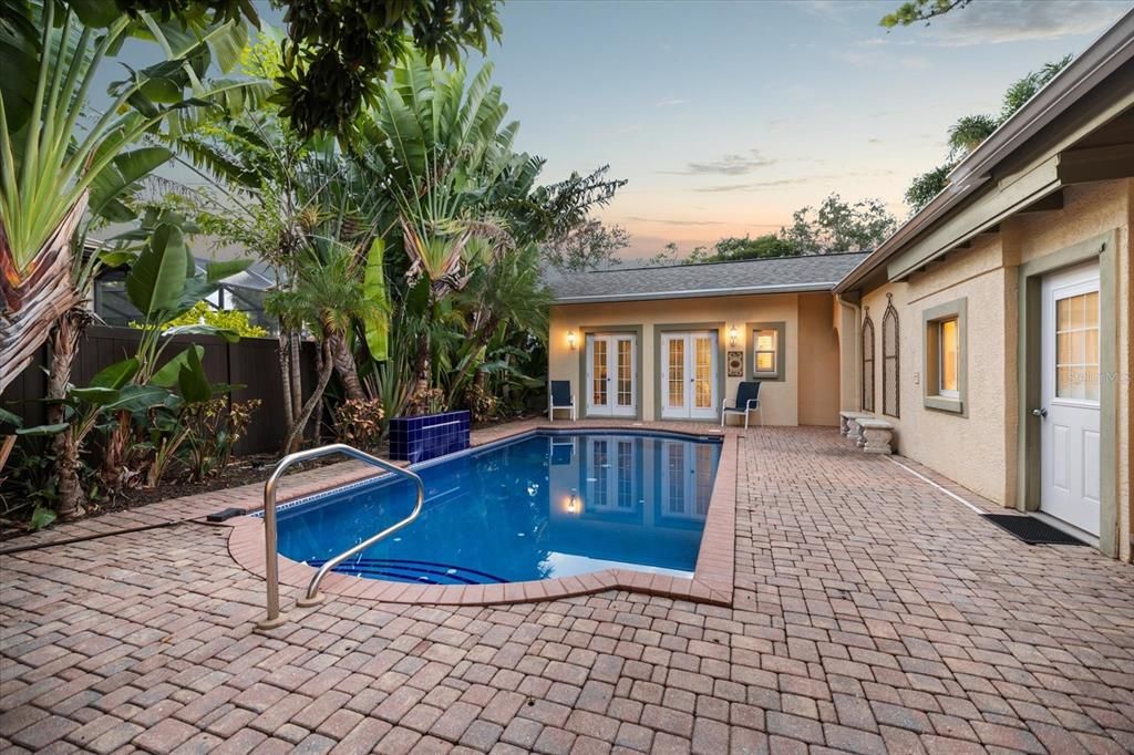 Active With Contract: $1,200,000 (4 beds, 3 baths, 2186 Square Feet)