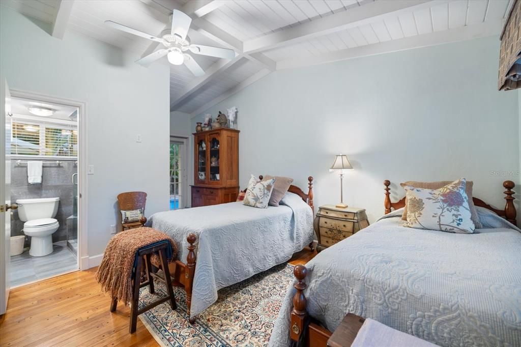 Active With Contract: $1,200,000 (4 beds, 3 baths, 2186 Square Feet)