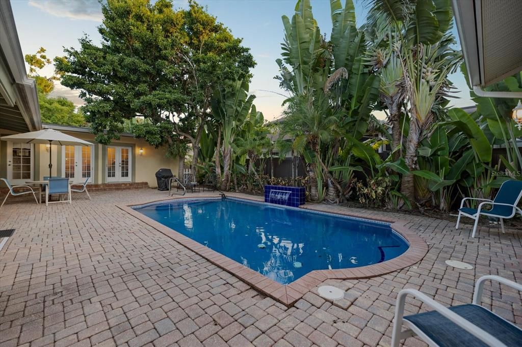 Active With Contract: $1,200,000 (4 beds, 3 baths, 2186 Square Feet)