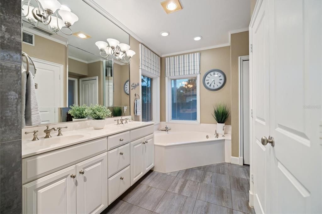 Active With Contract: $1,200,000 (4 beds, 3 baths, 2186 Square Feet)