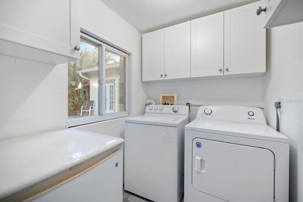 Active With Contract: $1,200,000 (4 beds, 3 baths, 2186 Square Feet)