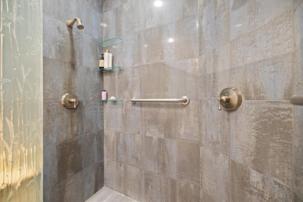 Active With Contract: $1,200,000 (4 beds, 3 baths, 2186 Square Feet)