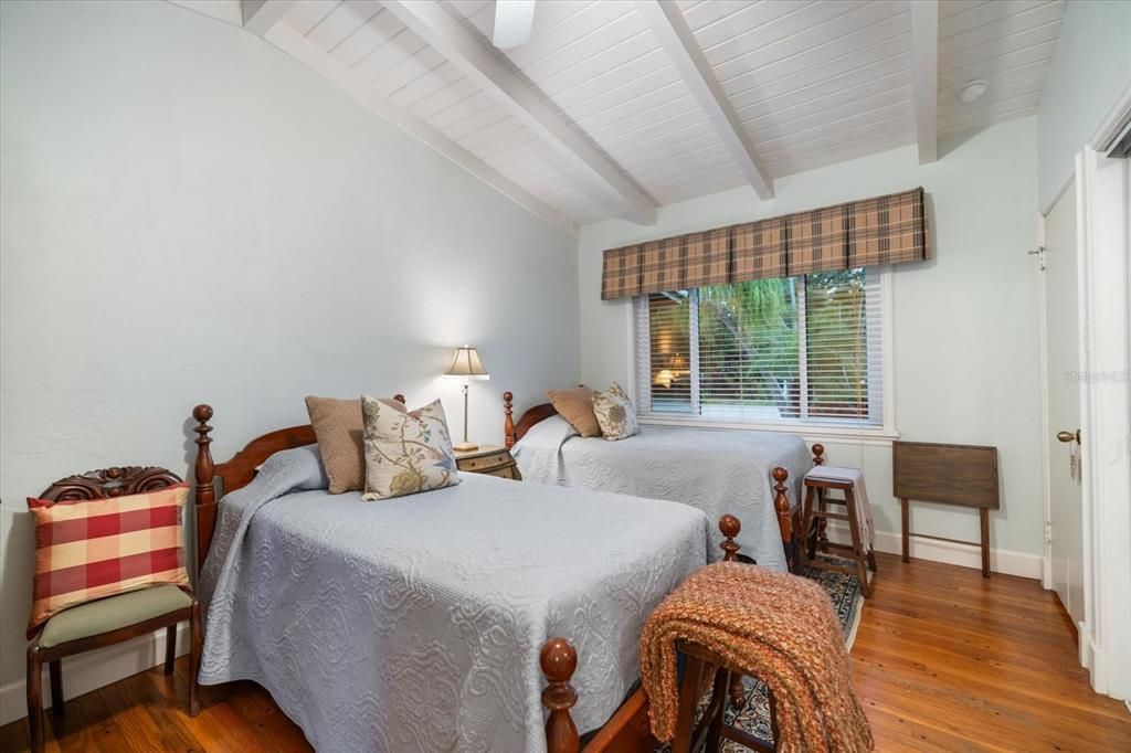 Active With Contract: $1,200,000 (4 beds, 3 baths, 2186 Square Feet)