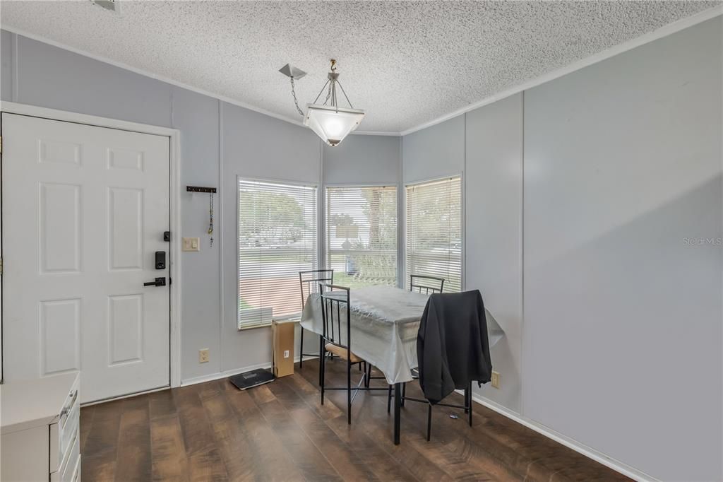 待售: $220,000 (2 贝兹, 2 浴室, 1391 平方英尺)