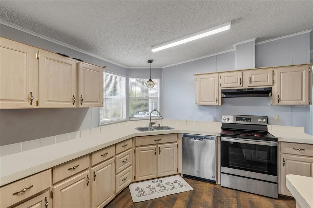 待售: $220,000 (2 贝兹, 2 浴室, 1391 平方英尺)