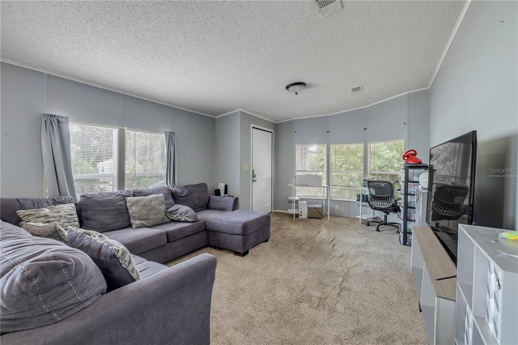 待售: $220,000 (2 贝兹, 2 浴室, 1391 平方英尺)