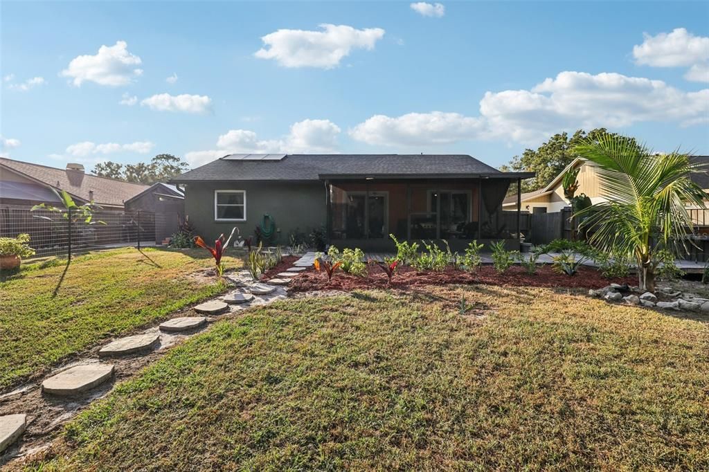 For Sale: $435,000 (3 beds, 2 baths, 1463 Square Feet)