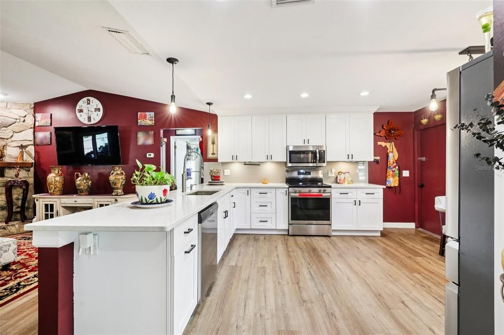 For Sale: $435,000 (3 beds, 2 baths, 1463 Square Feet)