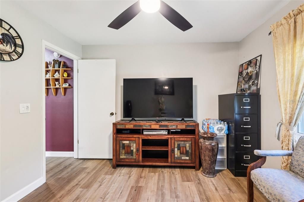For Sale: $435,000 (3 beds, 2 baths, 1463 Square Feet)