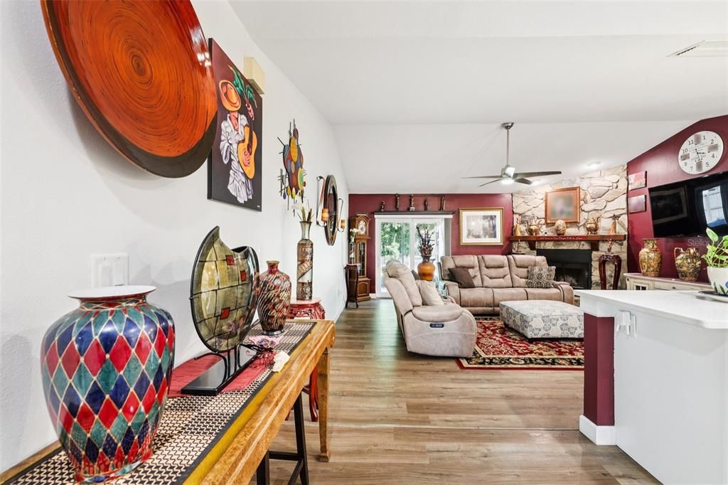 For Sale: $435,000 (3 beds, 2 baths, 1463 Square Feet)