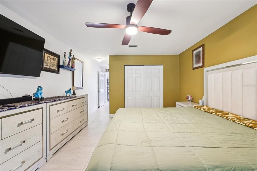 For Sale: $435,000 (3 beds, 2 baths, 1463 Square Feet)