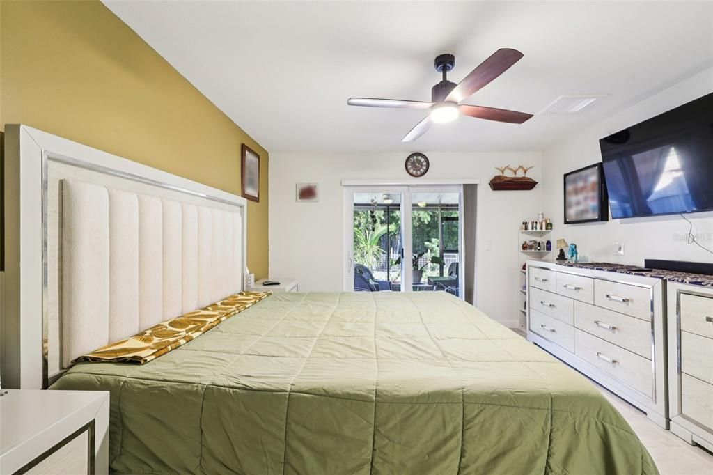 For Sale: $435,000 (3 beds, 2 baths, 1463 Square Feet)