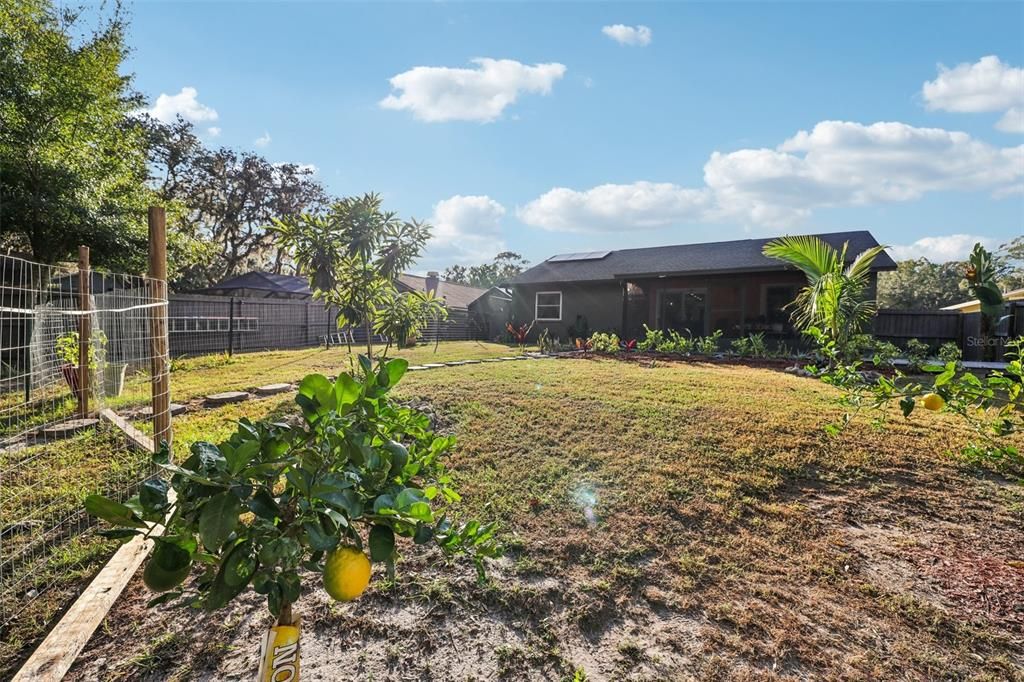 For Sale: $435,000 (3 beds, 2 baths, 1463 Square Feet)