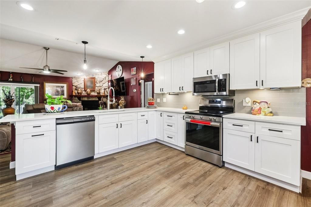 For Sale: $435,000 (3 beds, 2 baths, 1463 Square Feet)