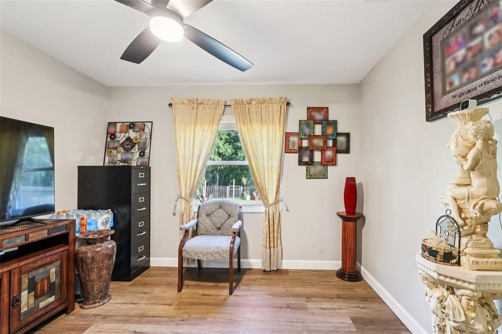 For Sale: $435,000 (3 beds, 2 baths, 1463 Square Feet)