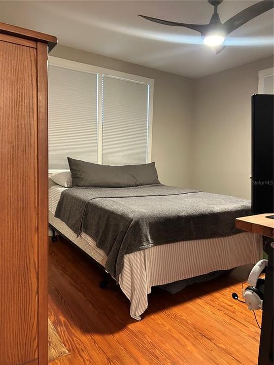 Active With Contract: $239,000 (2 beds, 1 baths, 1054 Square Feet)