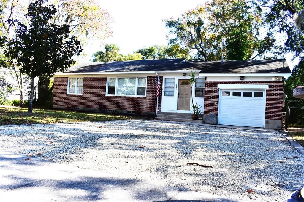 Active With Contract: $239,000 (2 beds, 1 baths, 1054 Square Feet)