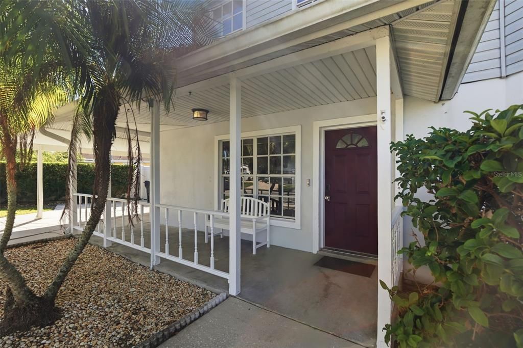 合同活跃: $560,000 (4 贝兹, 3 浴室, 2030 平方英尺)