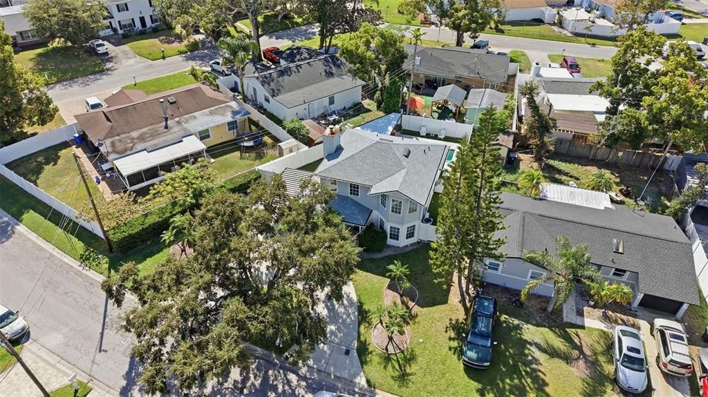 合同活跃: $560,000 (4 贝兹, 3 浴室, 2030 平方英尺)