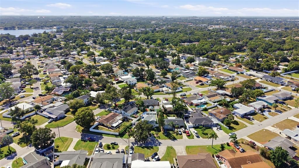 合同活跃: $560,000 (4 贝兹, 3 浴室, 2030 平方英尺)