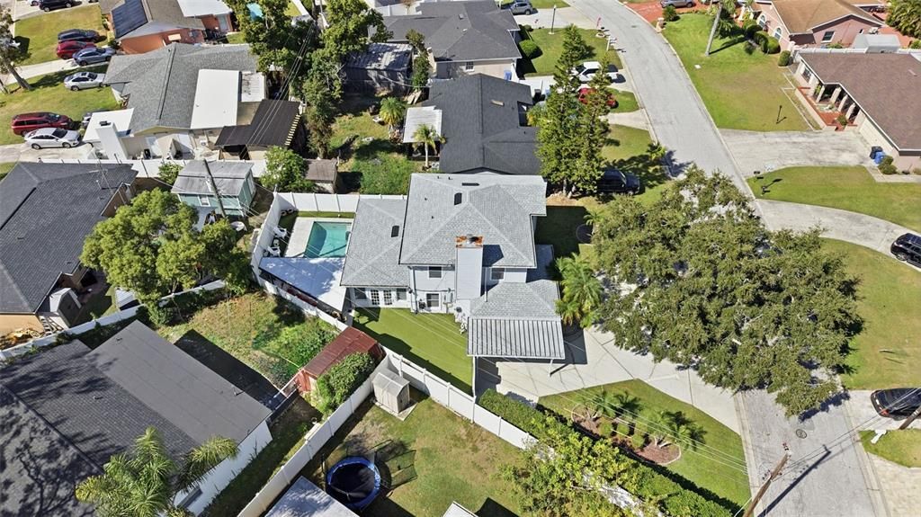 合同活跃: $560,000 (4 贝兹, 3 浴室, 2030 平方英尺)