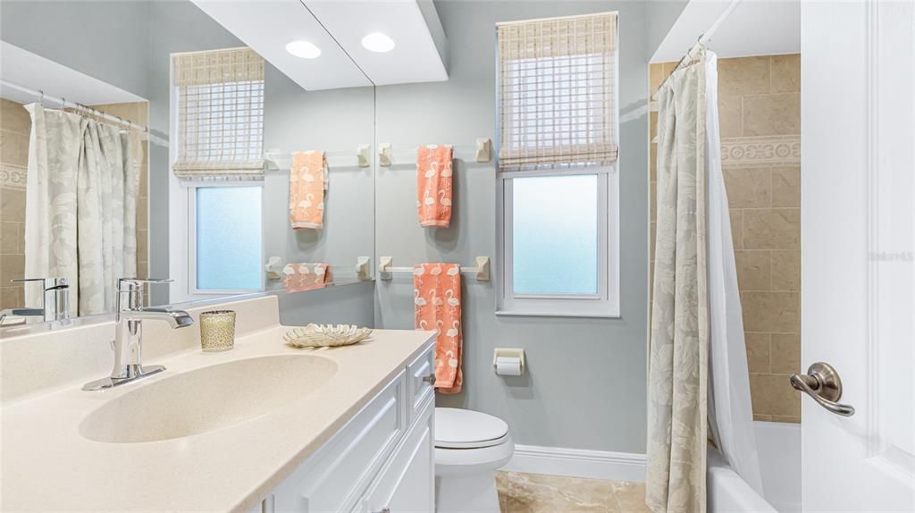 En Renta: $6,500 (4 camas, 3 baños, 2405 Pies cuadrados)