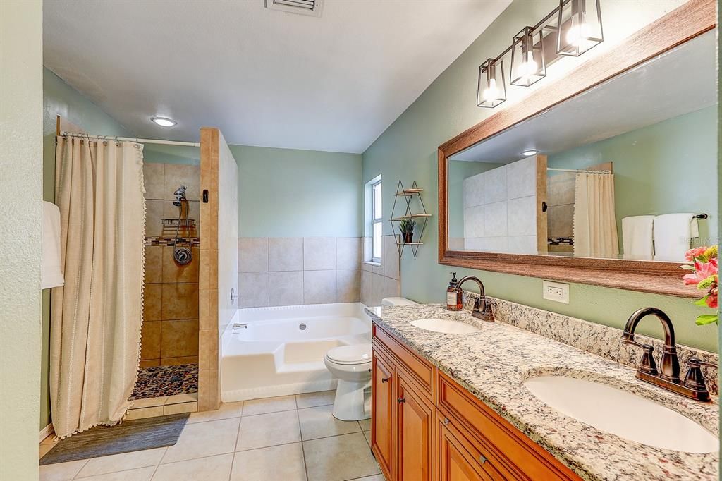 На продажу: $409,900 (3 спален, 2 ванн, 1804 Квадратных фут)