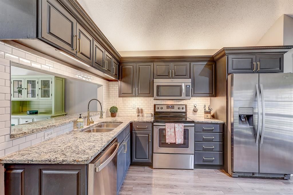 На продажу: $409,900 (3 спален, 2 ванн, 1804 Квадратных фут)