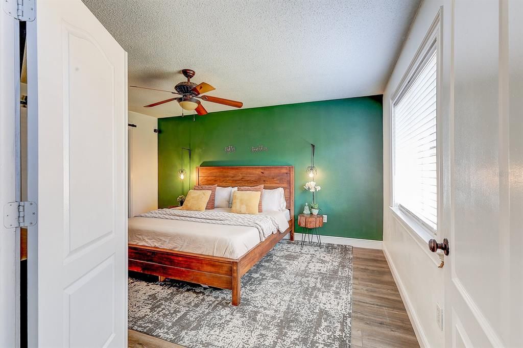 На продажу: $409,900 (3 спален, 2 ванн, 1804 Квадратных фут)