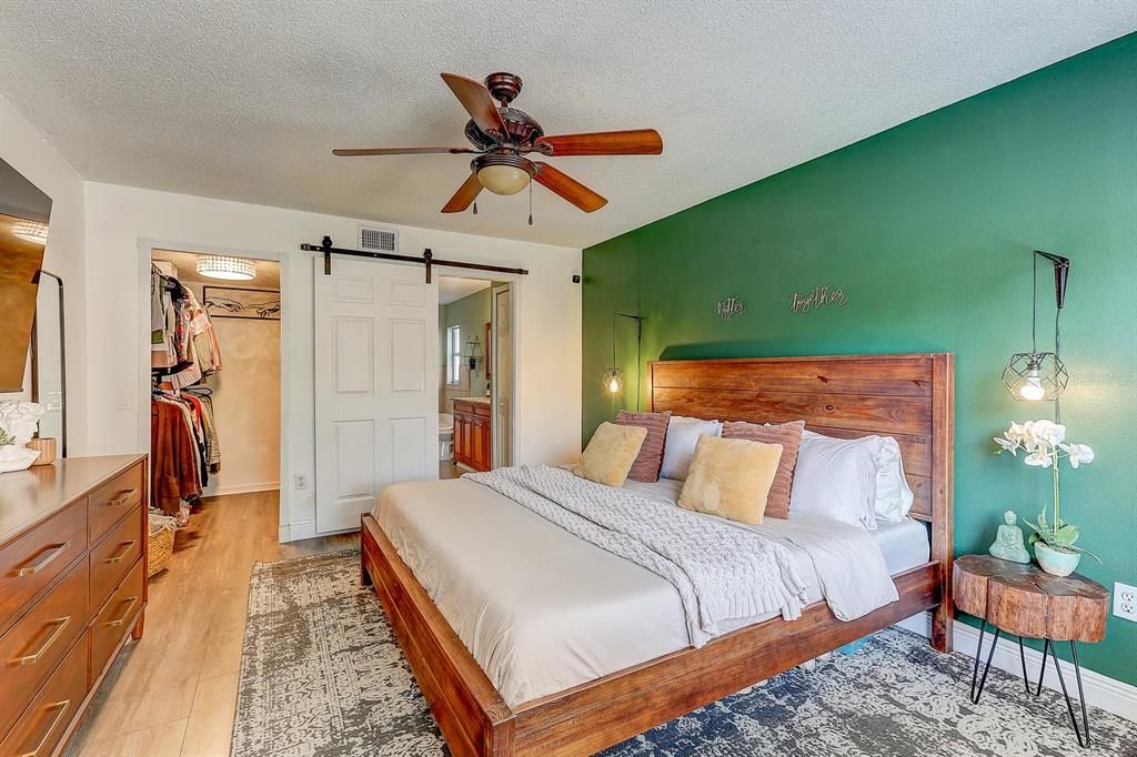 На продажу: $409,900 (3 спален, 2 ванн, 1804 Квадратных фут)