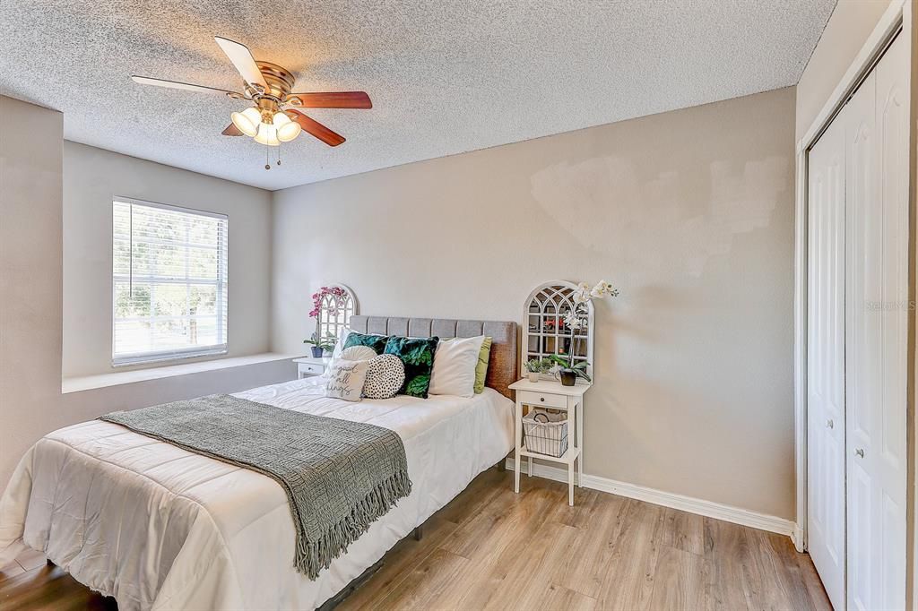 На продажу: $409,900 (3 спален, 2 ванн, 1804 Квадратных фут)