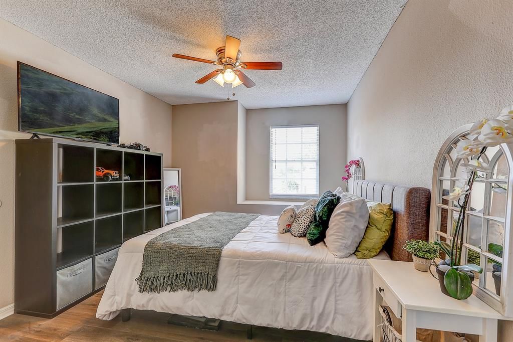 На продажу: $409,900 (3 спален, 2 ванн, 1804 Квадратных фут)