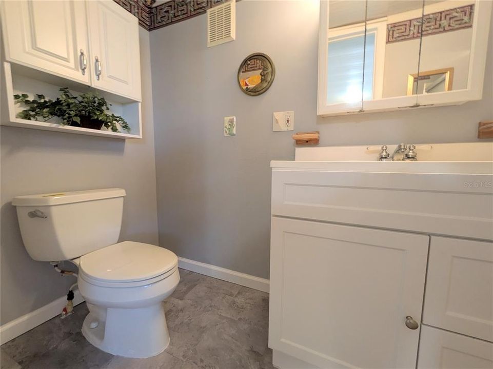 待售: $125,000 (2 贝兹, 2 浴室, 1026 平方英尺)