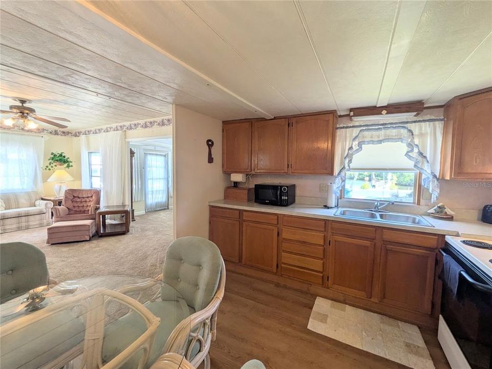 待售: $125,000 (2 贝兹, 2 浴室, 1026 平方英尺)