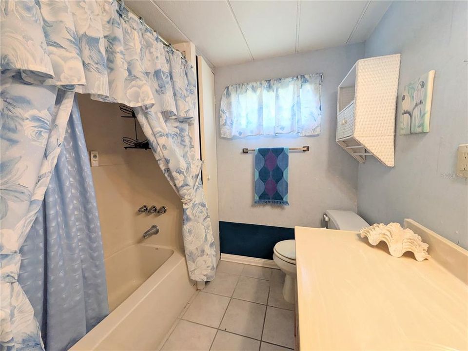 待售: $125,000 (2 贝兹, 2 浴室, 1026 平方英尺)