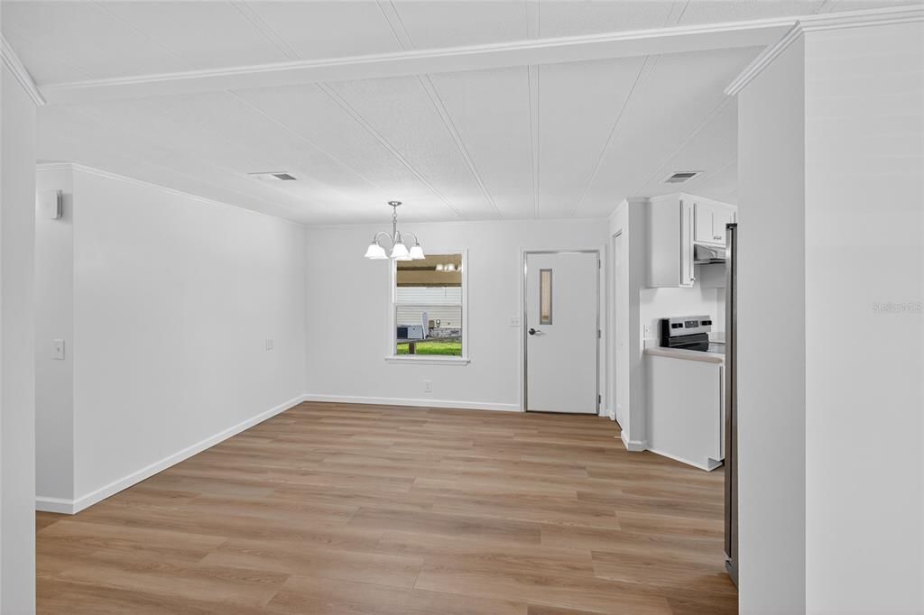 待售: $186,000 (2 贝兹, 2 浴室, 1344 平方英尺)